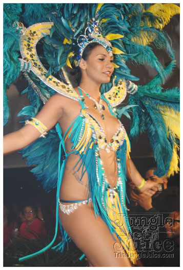 oasis_band_launch_2012-043