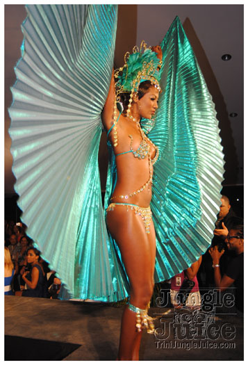 oasis_band_launch_2012-046