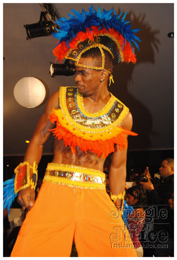 oasis_band_launch_2012-051