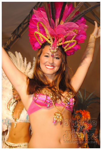 oasis_band_launch_2012-054