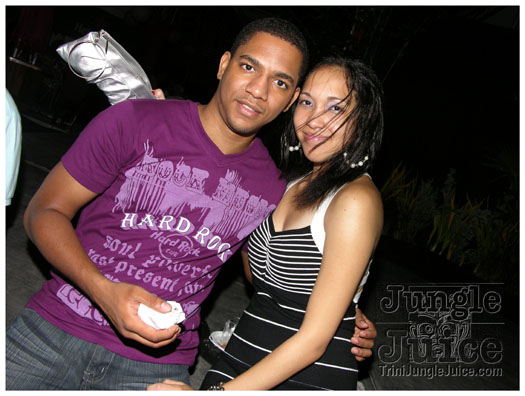 oasis_band_launch_2012-082