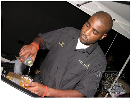 oasis_band_launch_2012-105