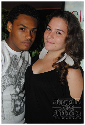 oasis_band_launch_2012-113