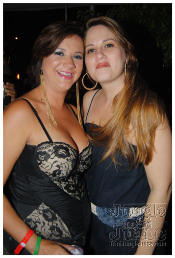 oasis_band_launch_2012-128