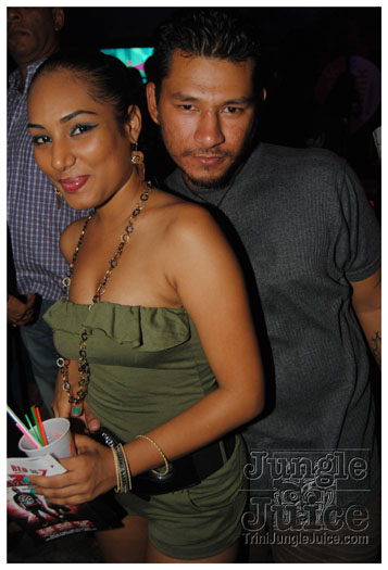 oasis_band_launch_2012-157