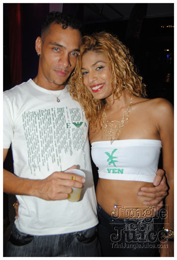 oasis_band_launch_2012-158