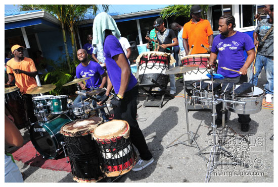 silent_morning_trini_2011-004