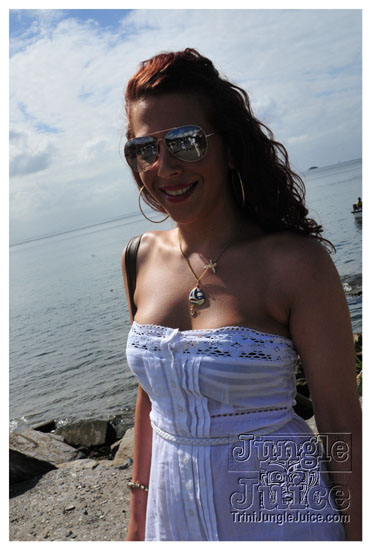 silent_morning_trini_2011-008