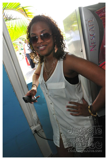 silent_morning_trini_2011-013