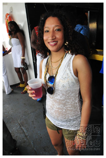 silent_morning_trini_2011-046