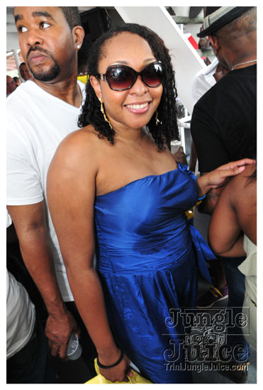 silent_morning_trini_2011-056