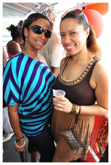 silent_morning_trini_2011-060