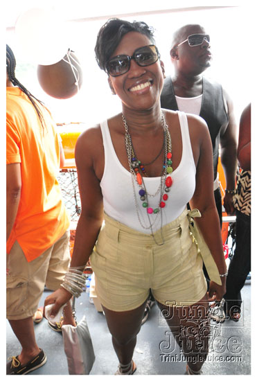 silent_morning_trini_2011-068