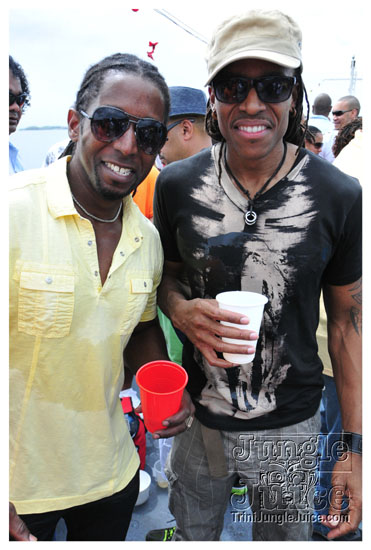 silent_morning_trini_2011-074