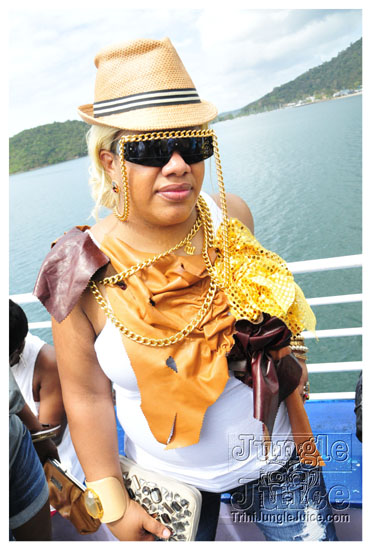 silent_morning_trini_2011-077