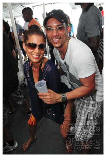 silent_morning_trini_2011-100