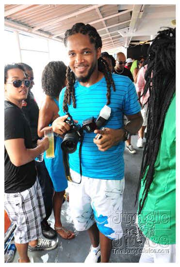 silent_morning_trini_2011-108