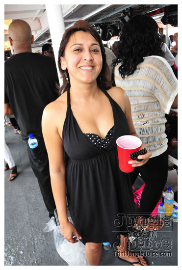 silent_morning_trini_2011-112