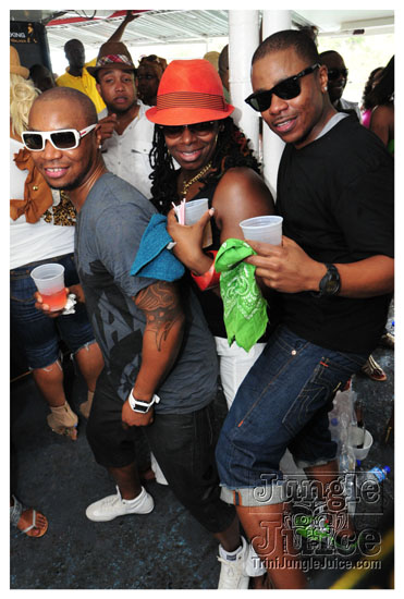 silent_morning_trini_2011-123