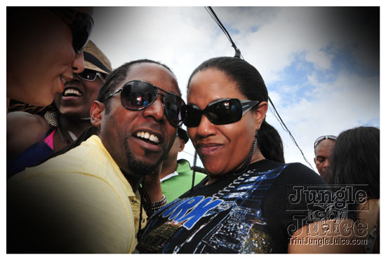 silent_morning_trini_2011-127