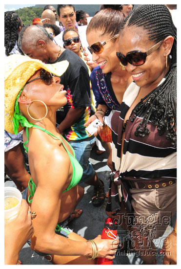 silent_morning_trini_2011-151