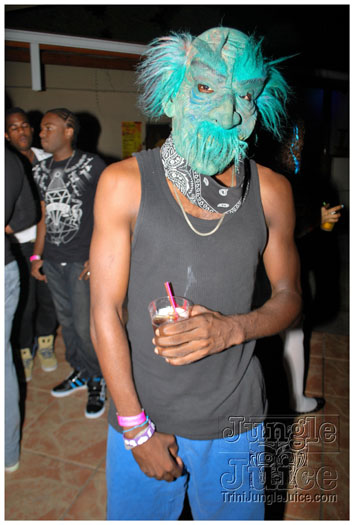 spooky_tobago_oct29-030