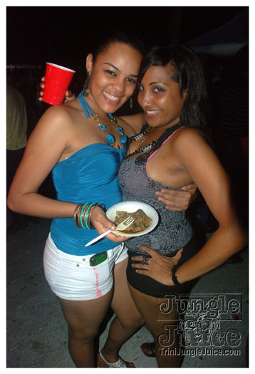 tribe_oink_dec10-009