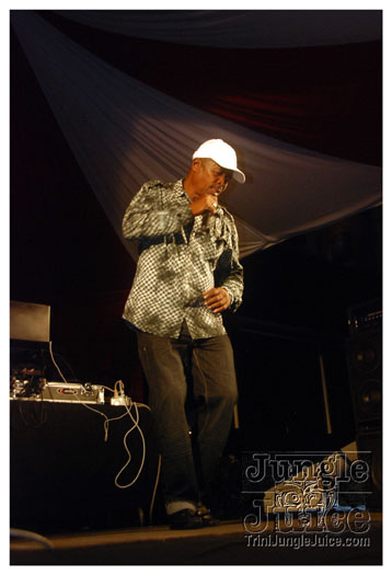 tribe_oink_dec10-010