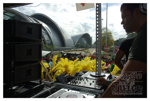 trini_carnival_2011_extras-007