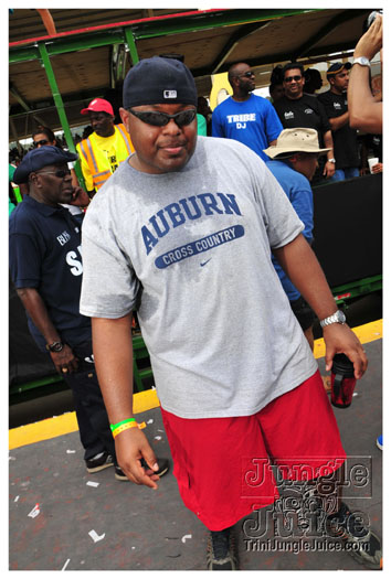 trini_carnival_2011_extras-008