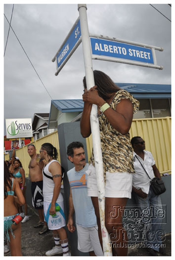 trini_carnival_2011_extras-057