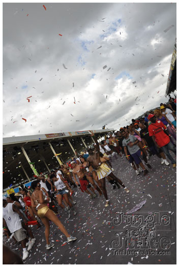 trini_carnival_2011_extras-061