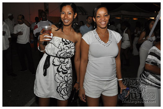 wicked_in_white_2011-023