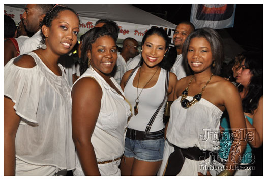 wicked_in_white_2011-036