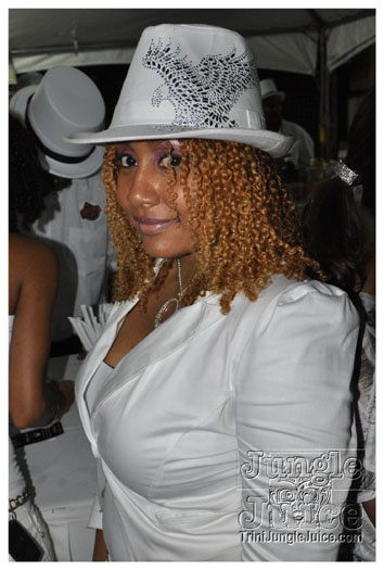 wicked_in_white_2011-082