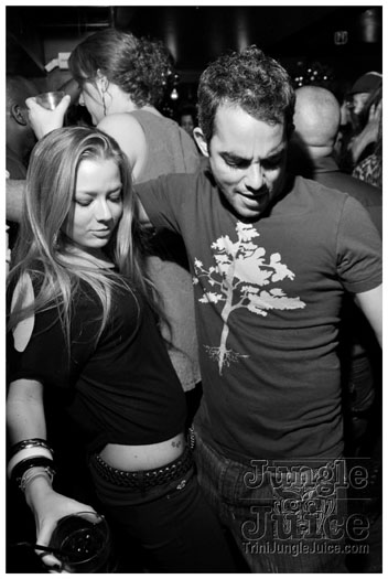 cuchi_la_la_2011_dec10-010