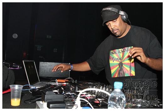 poisonuk_international_dj_splash_aug27-112