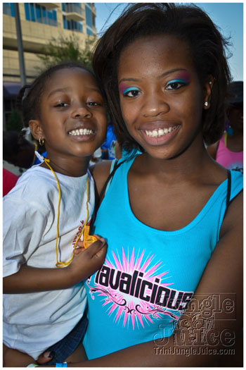 atl_carnival_parade_2012_pt1-030