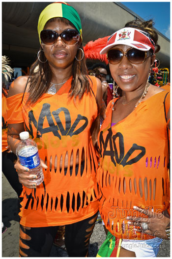 atl_carnival_parade_2012_pt1-041