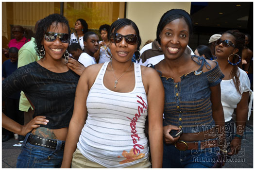 atl_carnival_parade_2012_pt1-059