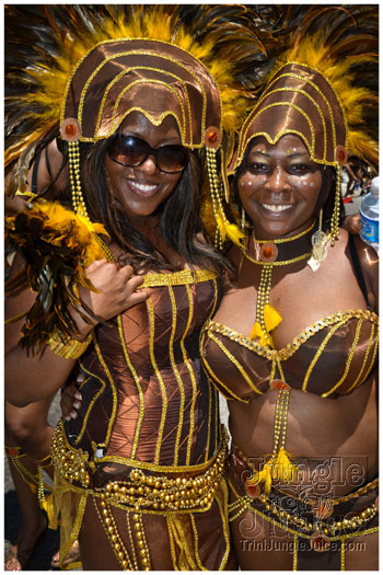 atl_carnival_parade_2012_pt1-093