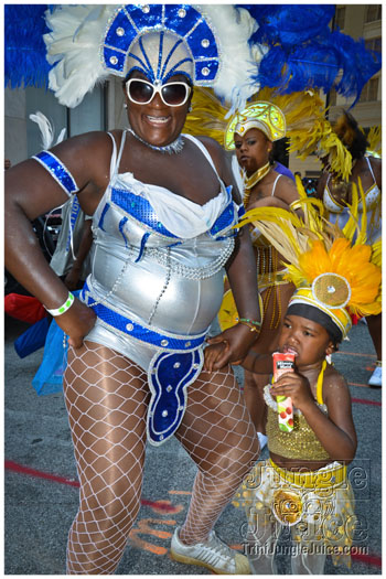 atl_carnival_parade_2012_pt2-043