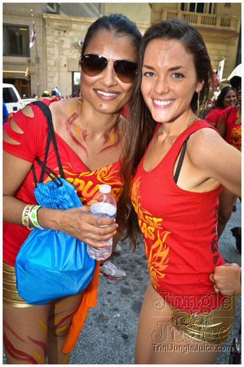 atl_carnival_parade_2012_pt2-052