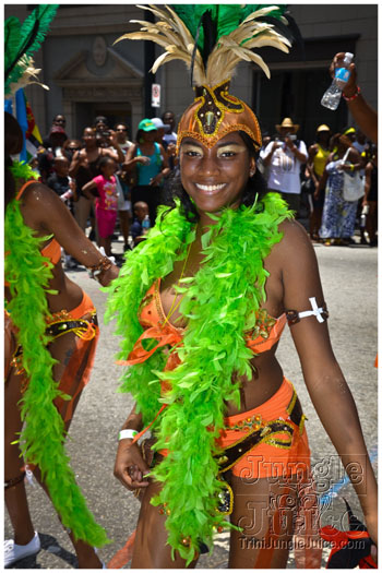 atl_carnival_parade_2012_pt2-068