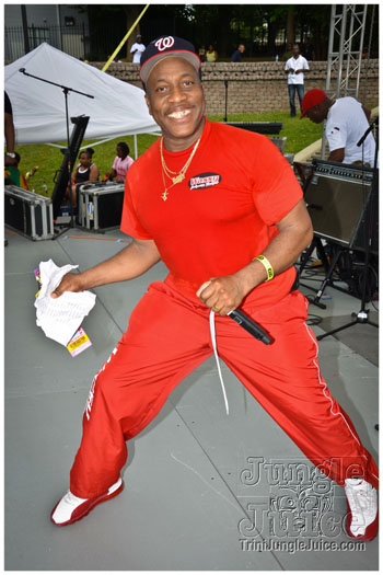 atl_carnival_parade_2012_pt2-111