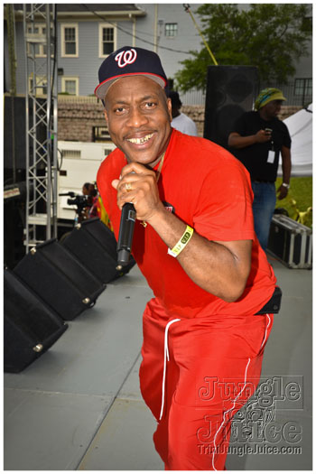 atl_carnival_parade_2012_pt2-112