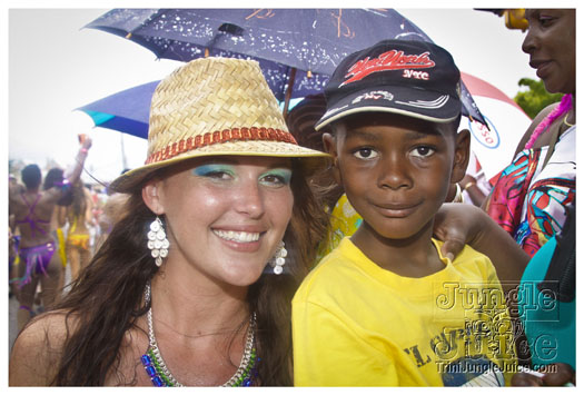 kadooment_day_2012_pt2-061