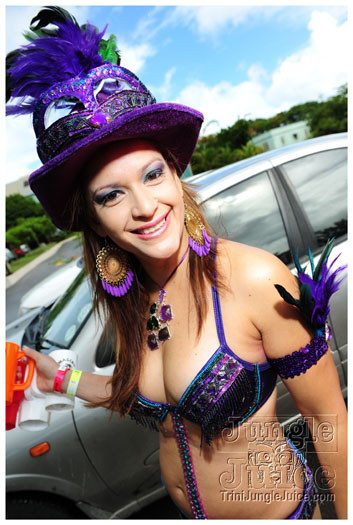 kadooment_day_blue_box_2012-003