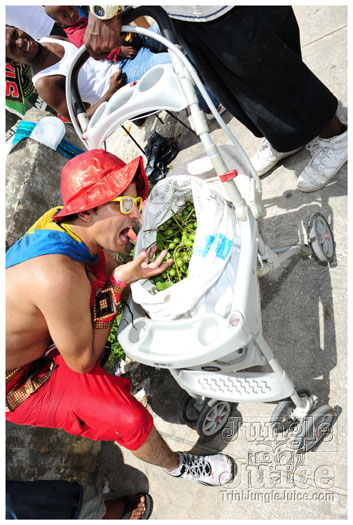 kadooment_day_blue_box_2012-015