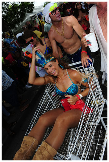 kadooment_day_blue_box_2012-019